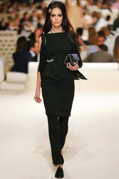 Look 77